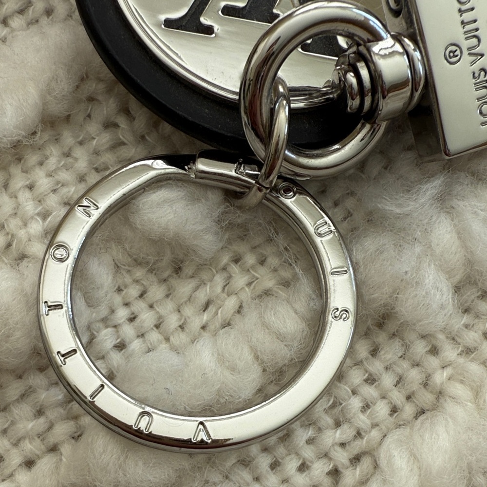 Louis Vuitton Monogram Black and Silver Key Holder - Picture 3 of 3